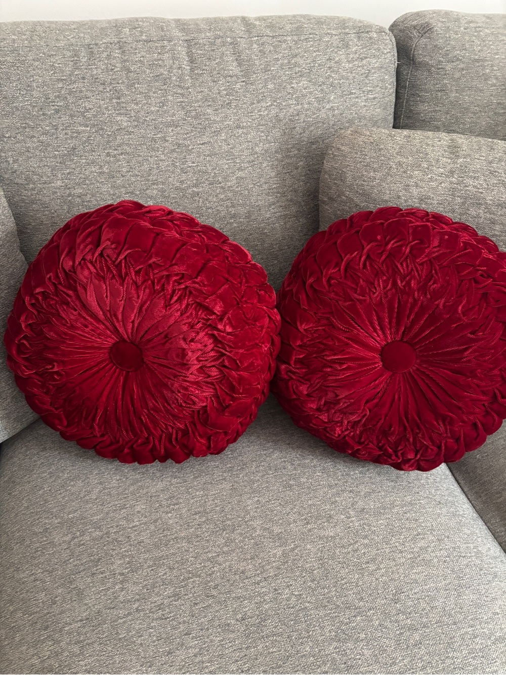 Vintage Red Velvet Round Throw Pillow - Home Holiday